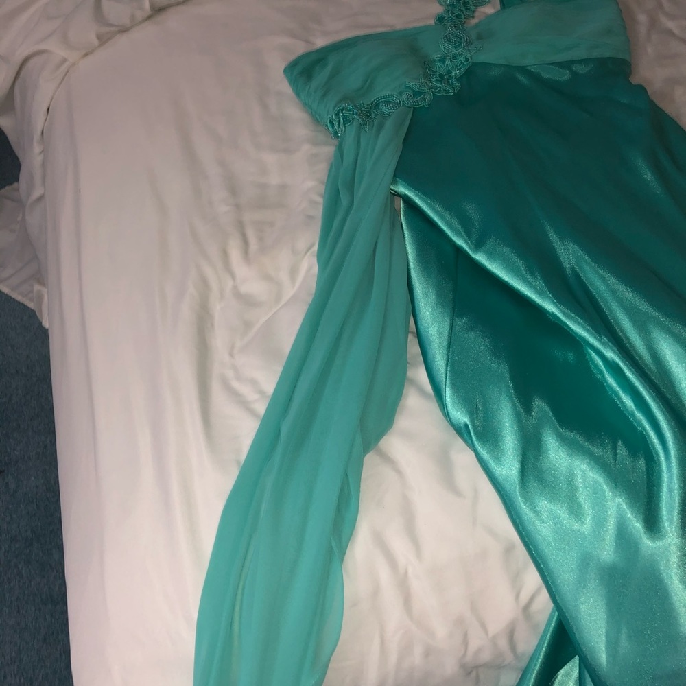 Prom/Formal Dress - Picture 3 of 8